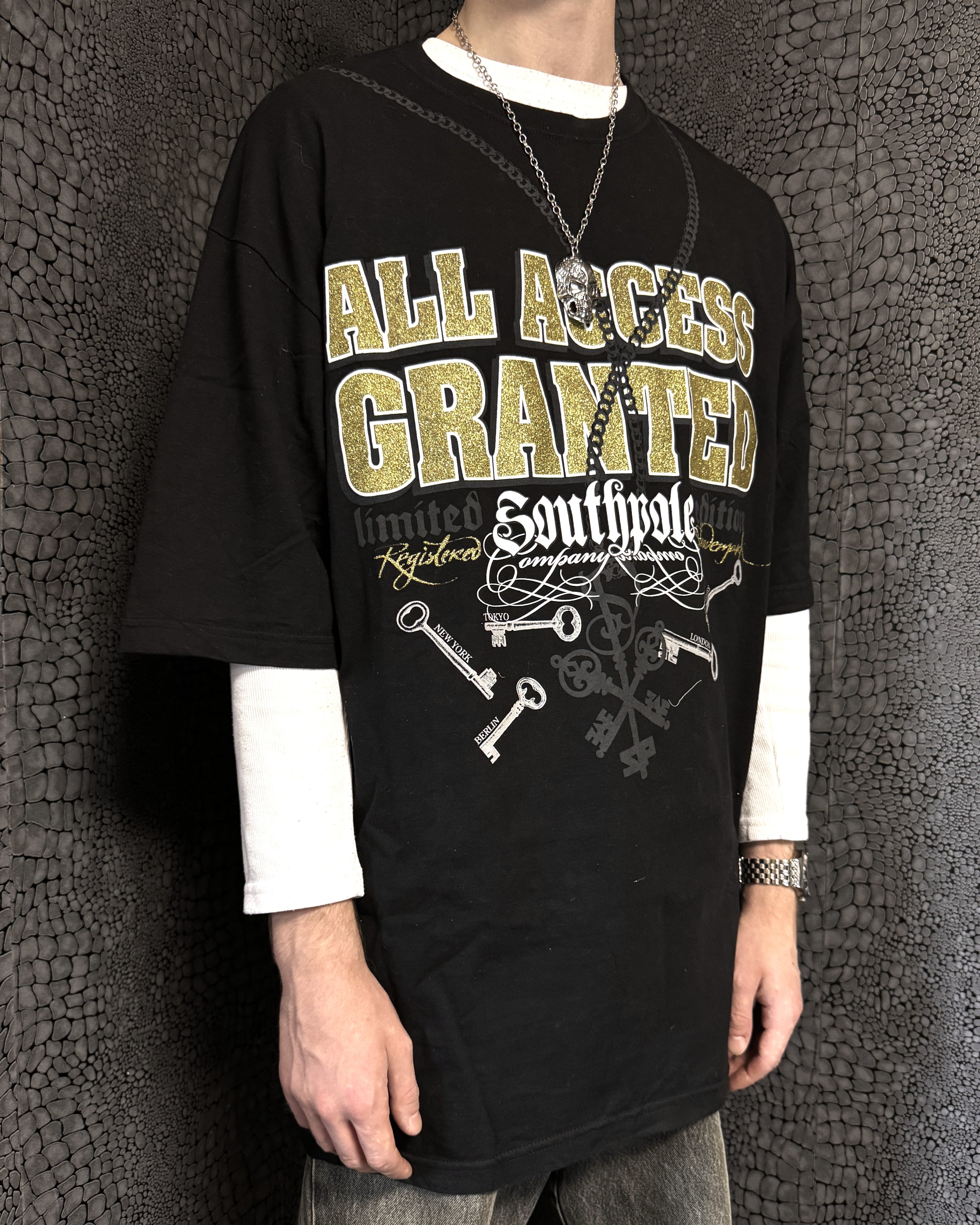 [V0752de] Vintage y2k Southpole schwarz goldenes T-Shirt (All Access Granted)