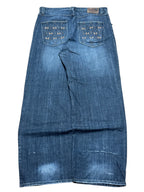 Phat Farm baggy jeans, mid blue wash – quilted back pockets with gold P logos, faded whiskering down the legs – flat lay, rear – vintage Y2K, size W38 / XXL, ships from Germany / Versand aus Deutschland