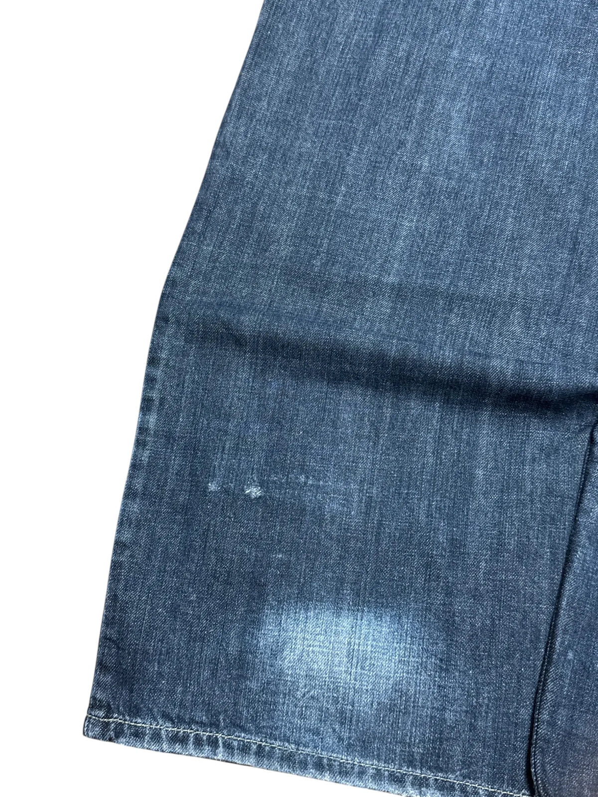 Phat Farm baggy jeans, mid blue wash – gold P logos quilted in a diamond pattern across both back pockets – further detail shot (4 of 6) – vintage Y2K, size W38 / XXL, ships from Germany / Versand aus Deutschland