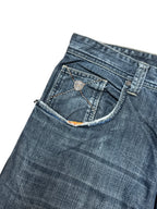 Phat Farm baggy jeans, mid blue wash – gold P logos quilted in a diamond pattern across both back pockets – further detail shot (2 of 6) – vintage Y2K, size W38 / XXL, ships from Germany / Versand aus Deutschland