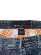 Phat Farm baggy jeans, mid blue wash – gold P logos quilted in a diamond pattern across both back pockets – further detail shot (5 of 6) – vintage Y2K, size W38 / XXL, ships from Germany / Versand aus Deutschland